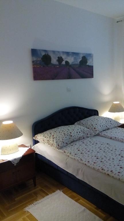 Apartment Z&E Трогир Екстериор снимка
