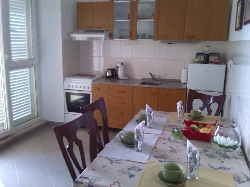 Apartment Z&E Трогир Екстериор снимка