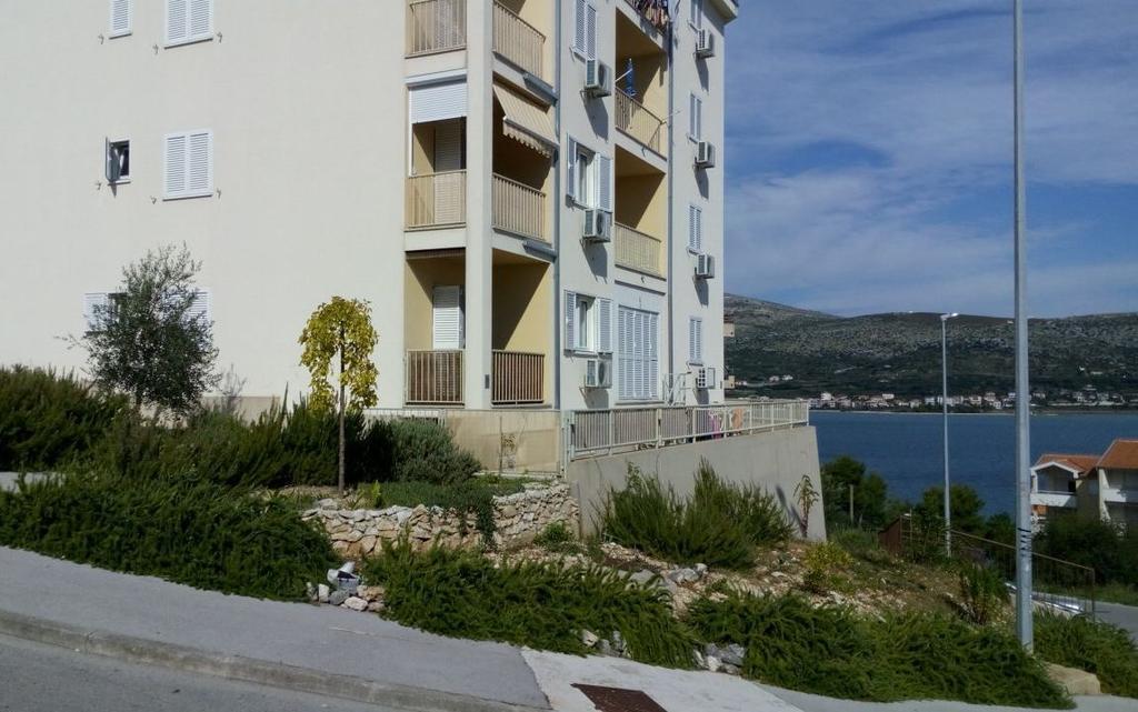 Apartment Z&E Трогир Екстериор снимка