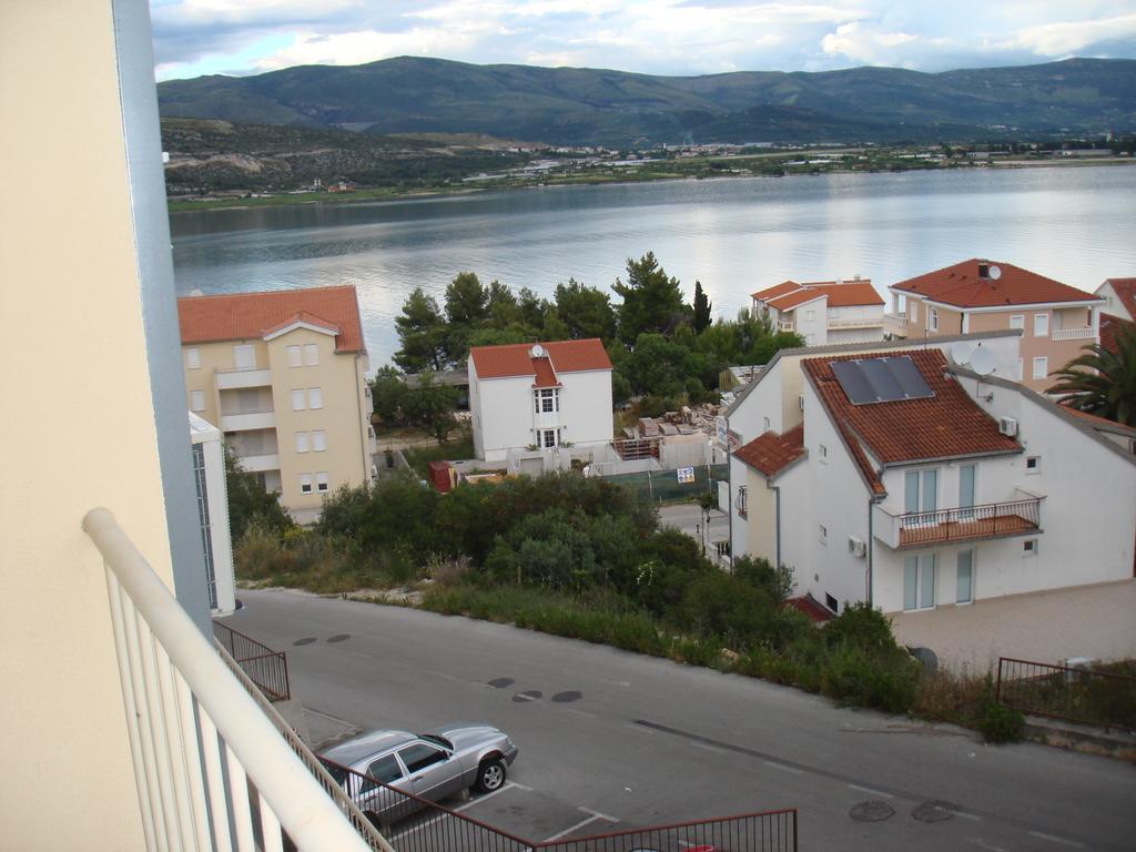 Apartment Z&E Трогир Екстериор снимка