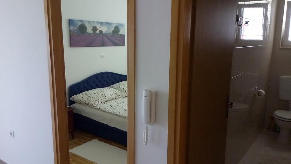 Apartment Z&E Трогир Екстериор снимка
