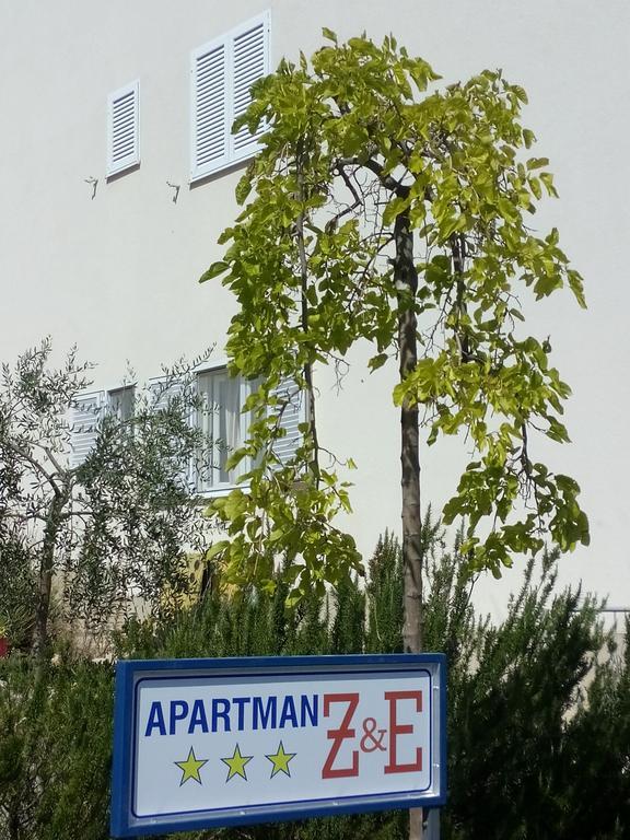 Apartment Z&E Трогир Екстериор снимка