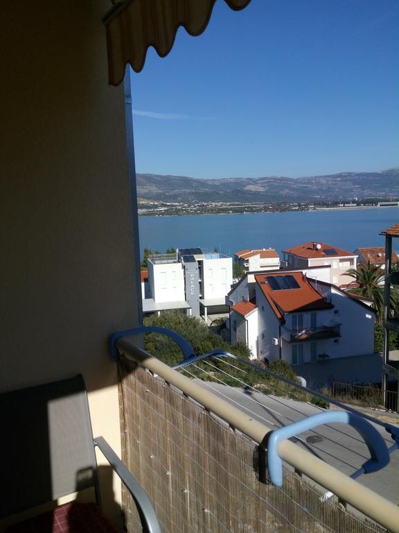 Apartment Z&E Трогир Екстериор снимка
