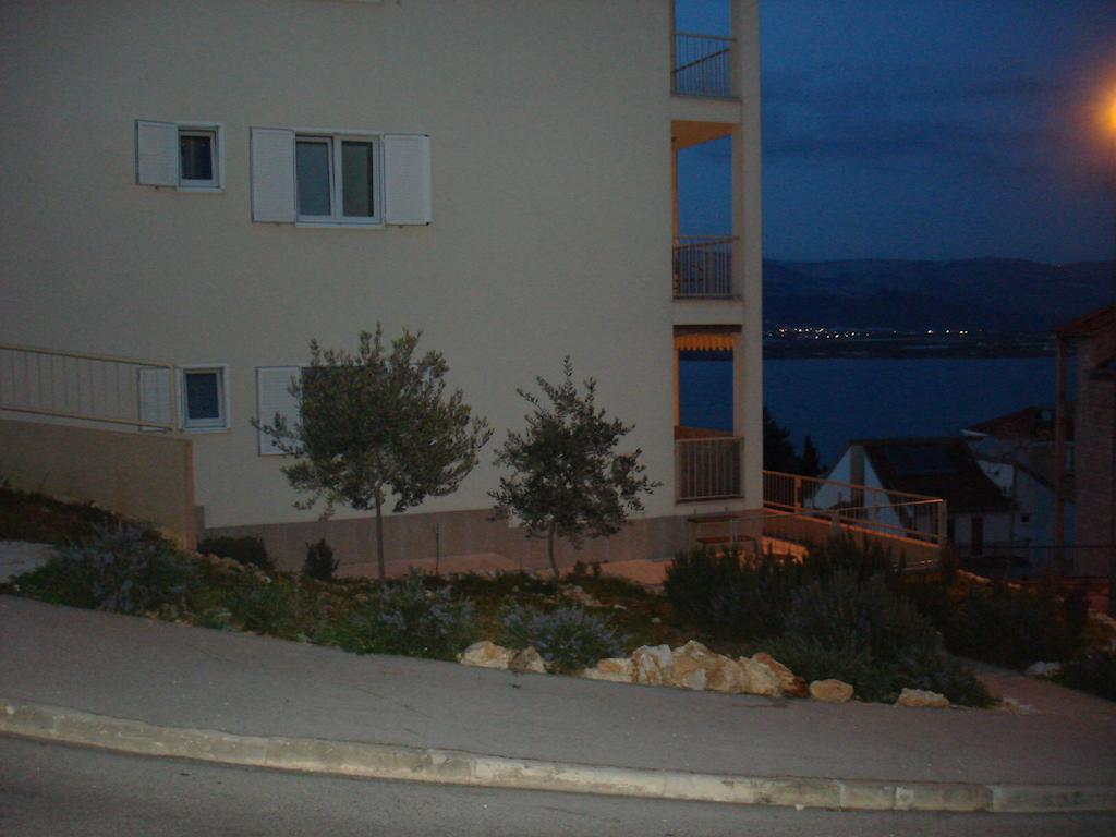 Apartment Z&E Трогир Екстериор снимка